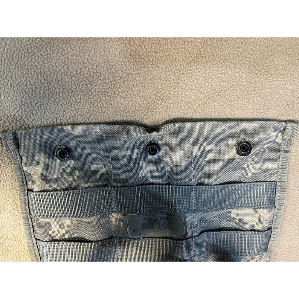 US Military Molle II Triple Mag Pouch,‎ 3 Magazine ACU Digital, 8465-01-525-0598 - Picture 4 of 9